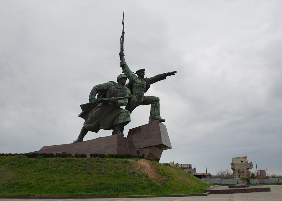 Памятник «Матрос и солдат» в Севастополе.