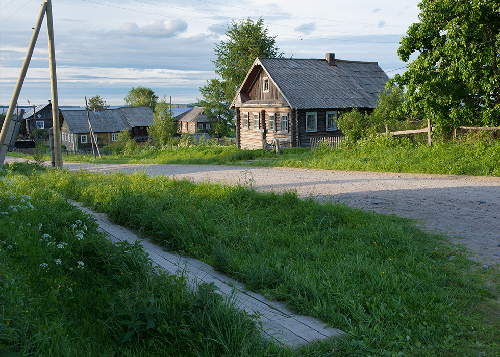 Улица в деревне Куганаволок.